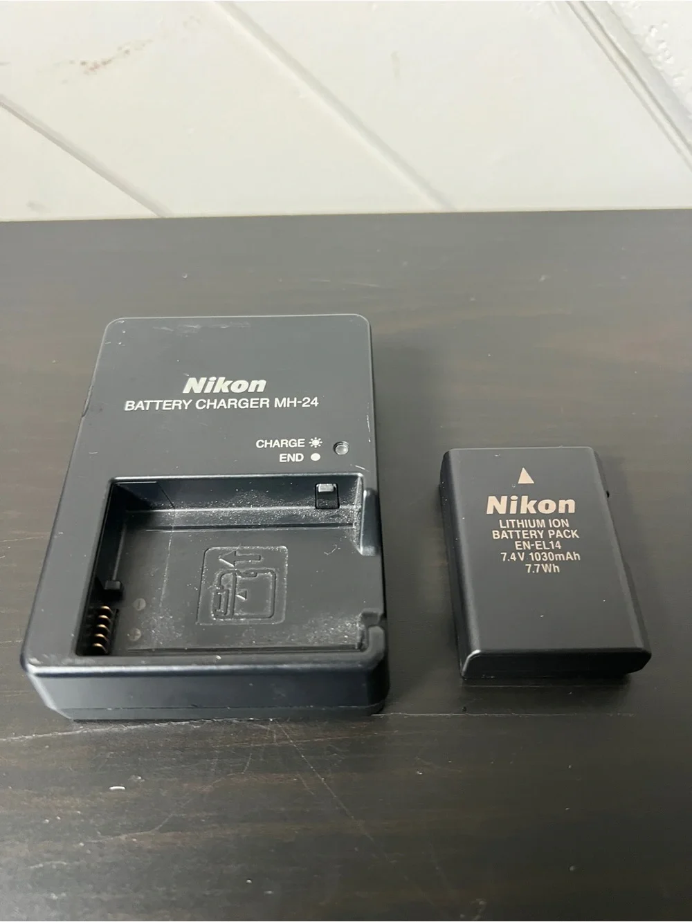 Nikon Black Lithium-Ion Battery EN-EL14 with MH-24 Charger